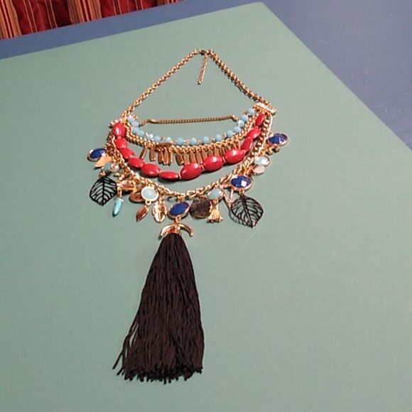 Elegant Multicolor Statement Necklace - Picture 2 of 6